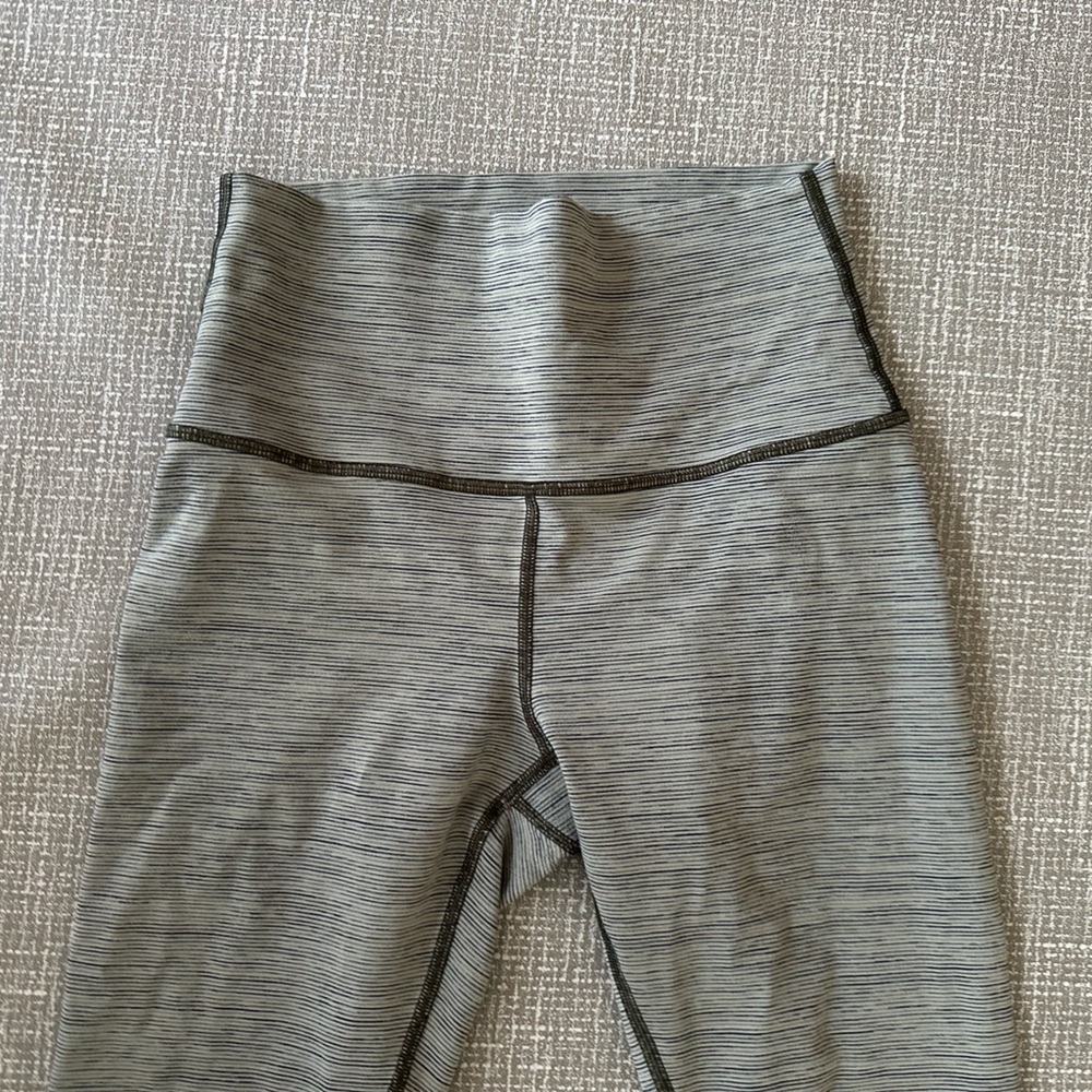 Lululemon Wunder Under High-Rise Tight Leggings Size 4 Gray Stripes - Picture 3 of 8